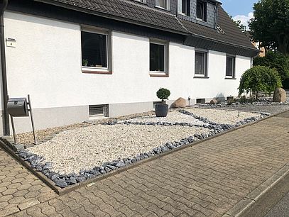 Vorgarten vor der Begrünungsmaßnahme